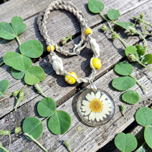 Terrapin Daisy Handmade Hemp Necklace