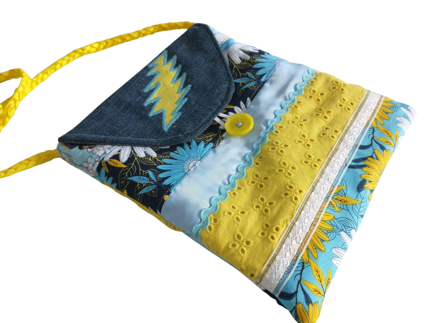 Grateful Daisy Patchwork Cross Body Bag